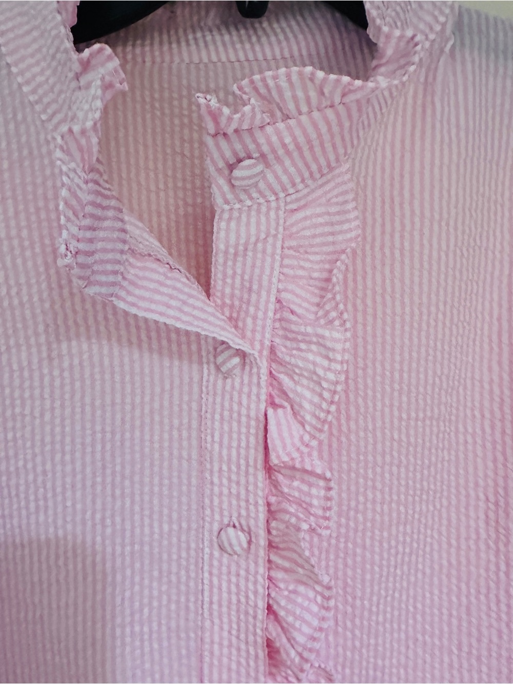 NWOT Pink and white seersucker type blouse. Light for summer - Picture 2 of 3